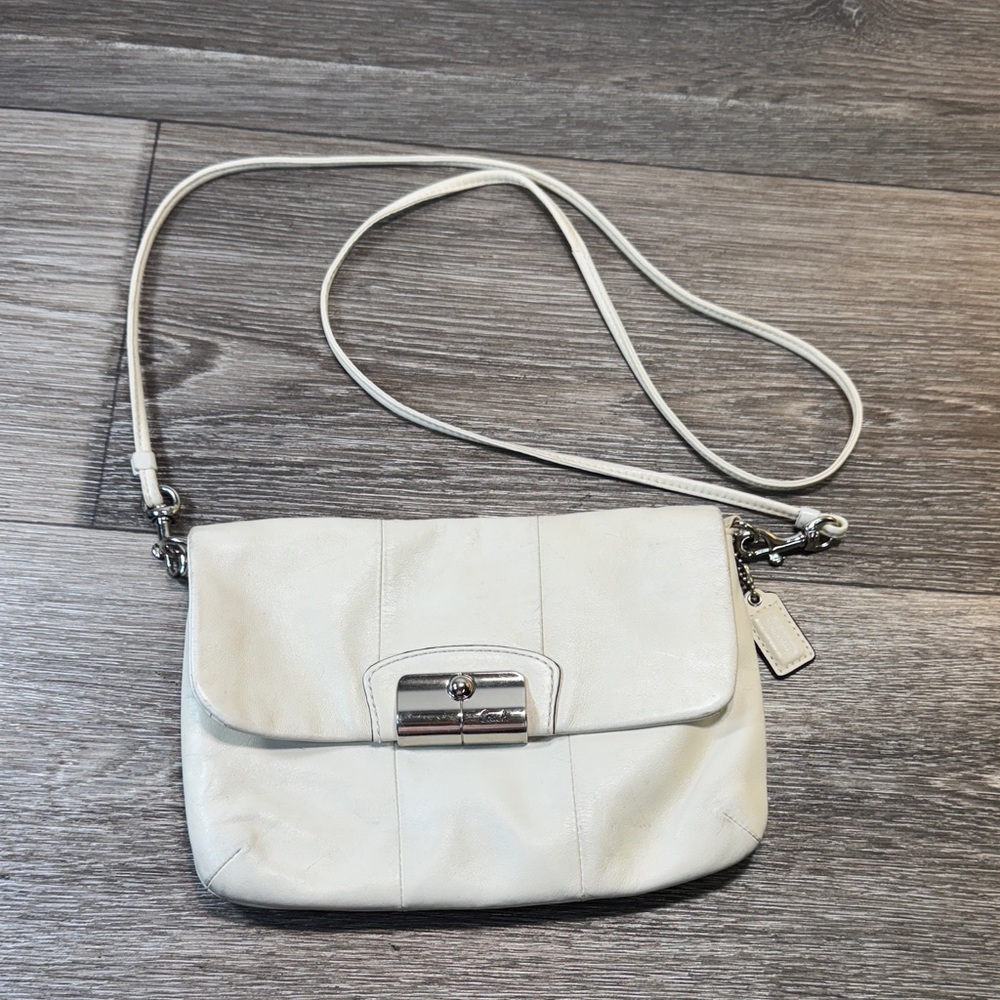 Coach cream Leather Shoulder / Crossbody Bag